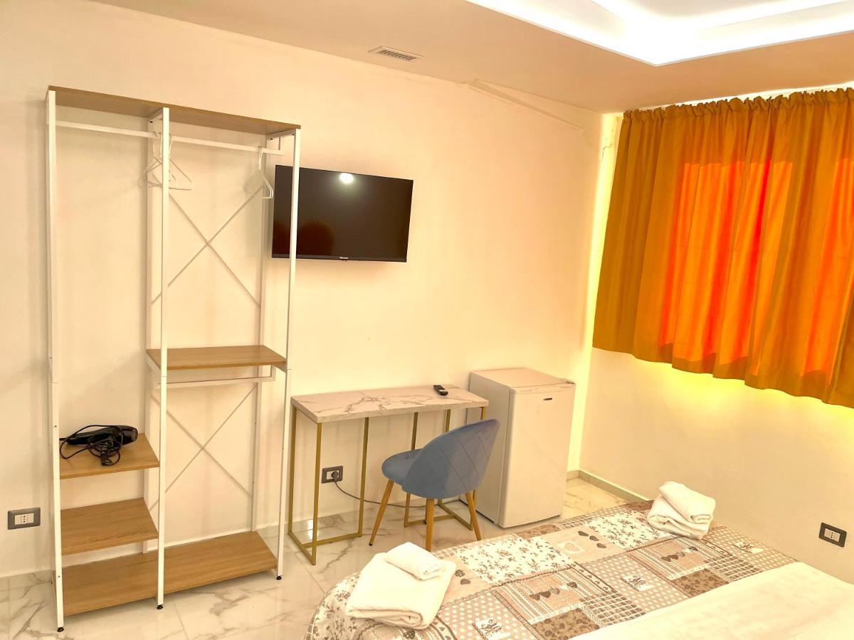 Romano'S Luxury Stay B&B Bari Bagian luar foto