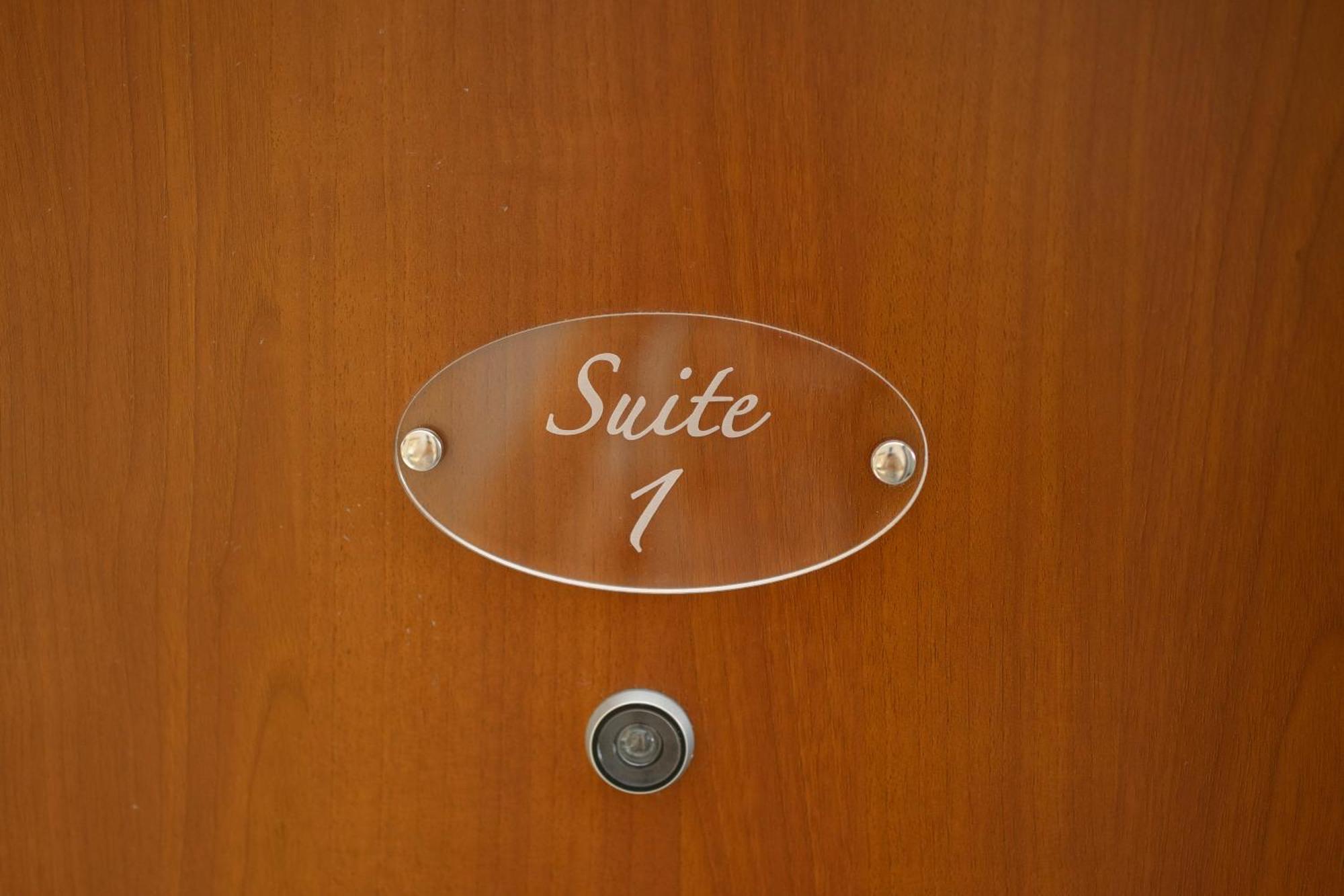 Romano'S Luxury Stay B&B Bari Ruang foto