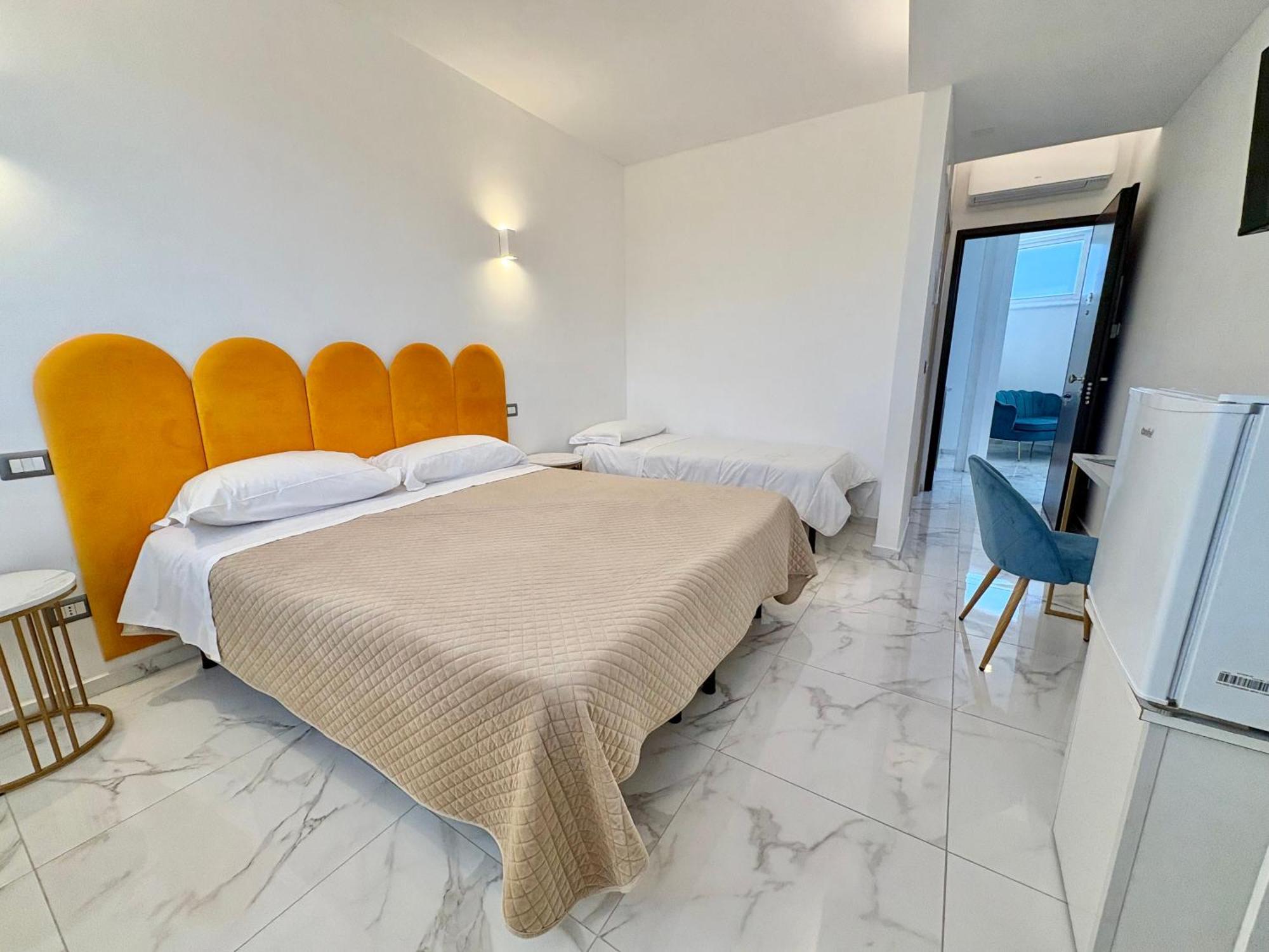 Romano'S Luxury Stay B&B Bari Bagian luar foto